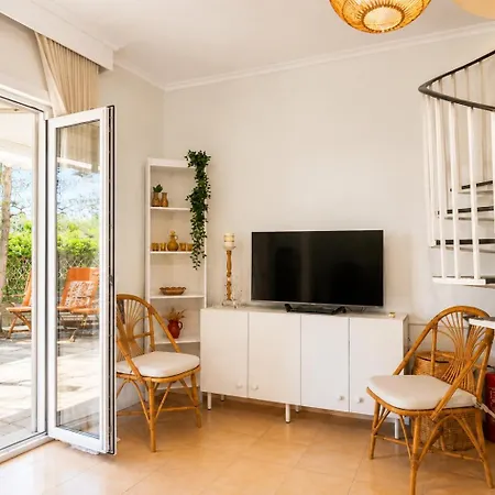 Aegean Pearl Maisonette Near And Free Parking Апартаменты *
