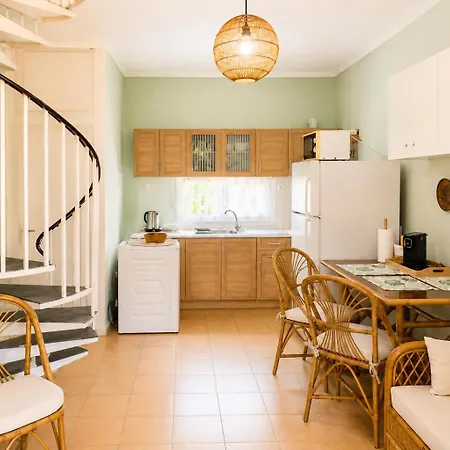 Aegean Pearl Maisonette Near And Free Parking Апартаменты